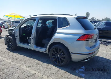 2021 Volkswagen Tiguan 2.0T Se/2.0T Se R-Line Black/2.0T Sel z USA, uszkodzony, nr VIN 3VV3B7AX5MM015089